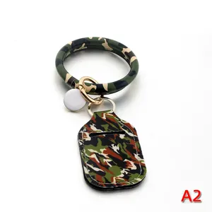 Pulsera de Cuero PU con Diseño de Gato y Cerdo de Dibujos Animados, Soporte para Desinfectante de Manos de 30ml, Llavero de Acero Inoxidable - Product Image 6