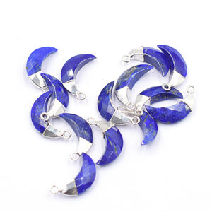 Colgante de Lapislázuli en Forma de Luna Plateado con Argolla para la Creación de Joyas - Product Image 1