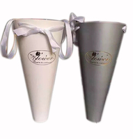 Manchon d'emballage pour fleurs personnalisé, imperméable, en papier cartonné blanc avec longue poignée en ruban