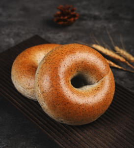 Pain bagel au blé entier fait à la main, surgelé, style européen semi-mou, faible en gras, goût épicé et sucré, pâtisserie surgelée emballée dans un sac - Product Image 6