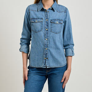 Camisa Vaquera Moderna para Mujer, Diseñada para un Uso Cómodo y Suave, con Ajuste Casual y Estilo Diario para Conjuntos Versátiles - Product Image 2