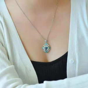 Collana con Ciondolo in Pietra Blu Oceano per Donne, Gioiello Scintillante alla Moda per Uso Quotidiano, Regalo - Product Image 4