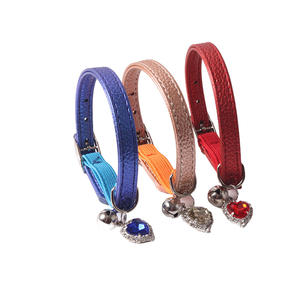 منتجات حيوانات أليفة جديدة أميغو لون PU طوق قطة مع حب ياقة قطة ماسية - Product Image 2