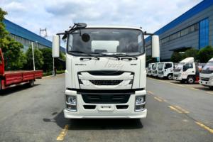 Camion d'aspiration des eaux usées Isuzu GIGA, très demandé à l'étranger, aspiration rapide à forte pression négative pour le nettoyage des fosses et des eaux usées - Product Image 2