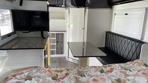 2025 Kinlife hybride tout-terrain petite voiture <span class=keywords><strong>de</strong></span> tourisme avec <span class=keywords><strong>salle</strong></span> <span class=keywords><strong>de</strong></span> <span class=keywords><strong>bain</strong></span> indépendante caravane pour <span class=keywords><strong>camping</strong></span> et voyage à vendre - Product Image 5