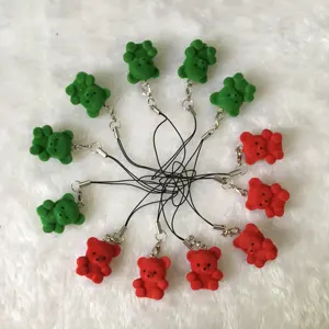 Orso floccato di colore verde e rosso di natale con orsetto floccato di peluche di cartone animato hock per la decorazione di compleanno della baby shower