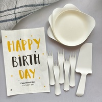 Ensemble de vaisselle jetable moderne Hongyouchang en forme de goutte d'eau, couteau, fourchette, assiette en plastique, combinaison de vaisselle pour fête d'anniversaire avec plateau
