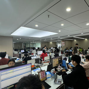 Controlador Lógico Programable (PLC) con Pantalla Táctil de Interfaz Hombre-Máquina Mt8106IP, Nuevo y Original - Product Image 4