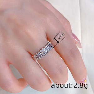 Anello minimalista con zirconi per donna, elegante gioiello da indossare tutti i giorni - Product Image 4