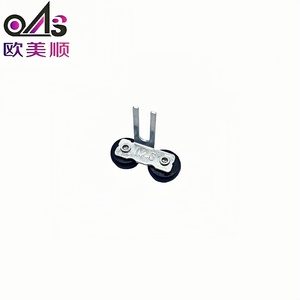 Roulettes de <span class=keywords><strong>porte</strong></span> <span class=keywords><strong>coulissante</strong></span> de <span class=keywords><strong>placard</strong></span> durables, plaquées zinc, en nylon et en fer, avec roulettes de guidage supérieures <span class=keywords><strong>pour</strong></span> une grande stabilité. - Product Image 5