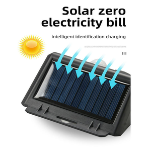 Esta lámpara solar 2 en 1 para acampar y matamosquitos cuenta con un sensor de cuerpo humano, es impermeable para uso en exteriores. - Product Image 4