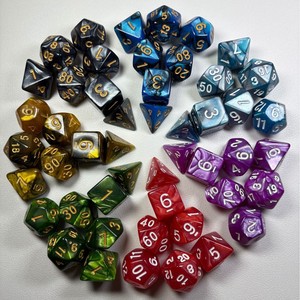 Dados Poliédricos (7 Piezas) con Esquinas Redondeadas, Diseño de Mito, Patrón de Mármol, Colores Transparentes Surtidos, Incluye Todos los Dados Estándar - Product Image 1