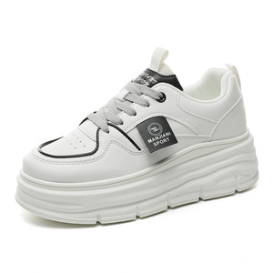 Nouvelles Chaussures de Skateboard Colorées LYKU 2026 pour Femmes – Été/Automne, Antidérapantes, Imperméables, Semelle Épaisse, Polyvalentes, Tendance, pour Étudiantes et Sportives - Product Image 2