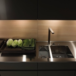 Tengce Contemporary Black European Luxury Solid Wood Custom-Made Lacquer <b>Kitchen</b> <b>Cabinet</b> Modern <b>Kitchen</b> Furniture <b>Pantry</b> <b>Cabinet</b> - Product Image 4