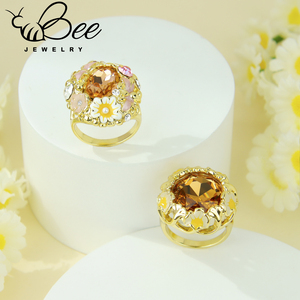 Anillos de Dedo Elegantes de Lujo Retro Coloridos Esmaltados con Cristales Grandes Chapados en Oro de 14k para Mujer - Product Image 2