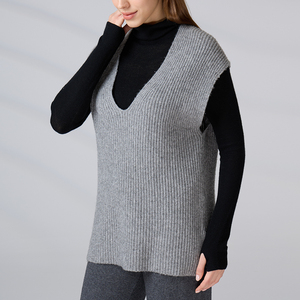เสื้อกั๊กไหมพรมคอวีทรงหลวมสำหรับผู้หญิง แบบ OEM ODM สั่งทำได้ - Product Image 5