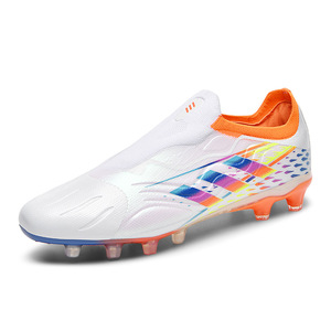 Zapatos de Fútbol Blancos para Hombre con Diseño Colorido y Detalles Naranjas, Parte Superior Sintética, Suela de Plástico, Diseño de Caña Baja - Product Image 4