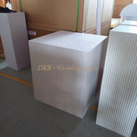 Fournitures de décoration de mariage en gros socle de mariage personnalisé haute acrylique blanc carré socle présentoir blanc