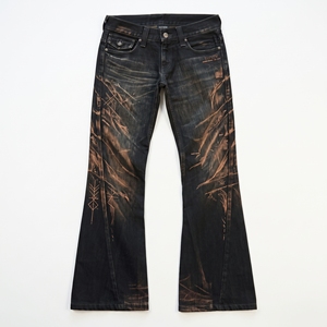Jeans Estampados DIZNEW Negros de Tiro Bajo con Corte Acampanado, Efecto Cobre Láser, Diseño de Pluma, Runa, Totem y Planta, DIZNEW EST 2024, Efecto Whisker, Personalizados OEM - Product Image 1