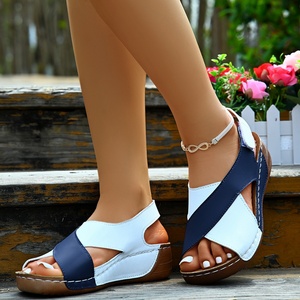 <span class=keywords><strong>Sandales</strong></span> décontractées à talon compensé et bout ouvert pour femmes européennes et américaines, nouvelle collection été 2024, style coréen, imprimées, à plateforme et semelle épaisse - Product Image 3