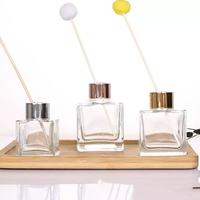 Flacon diffuseur de luxe 50 ml vide carré en verre pour bâtonnets parfumés avec bouchon doré