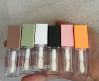 Tube de brillant à lèvres en plastique transparent carré vide de 5ml avec brosse épaisse pour emballer le rouge à lèvres liquide Capacité de 6 à 8ml Utilisation cosmétique