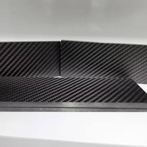 Technologie avancée en fibre de carbone pour les équipements sportifs et les pièces à énergie renouvelable améliorant la durabilité avec un motif carré - Product Image 4