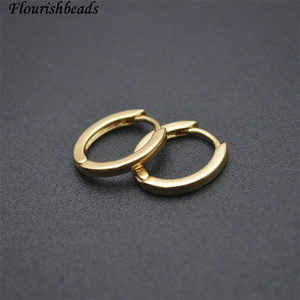 Venta al por mayor de diseño simple, <span class=keywords><strong>material</strong></span> de cobre antioxidante, chapado <span class=keywords><strong>en</strong></span> oro de 18 quilates, plateado, redondo, liso, ganchos para pendientes de aro para mujer - Product Image 2