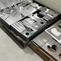 Polisseuse de chants de tôles Honry QC1325 personnalisée, rapide, automatique, en acier au carbone, contrôlée par PLC, double moteur 7,5 kW, 1300 mm max.