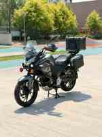 Moto de tourisme Sundiro d'occasion Honda CBF190X 190X ADV avec barres de protection, feux auxiliaires, protège-mains et USB