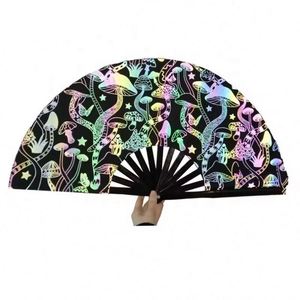 Éventail pliable promotionnel en bambou noir de 33 cm avec tissu réfléchissant de 13 pouces - Product Image 1