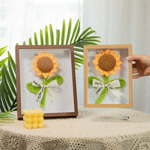 Accesorios de Decoración para el Hogar y Hoteles, Hechos a Mano con Ganchillo, Marco de Fotos de Girasol Tejido Personalizado - Product Image 1