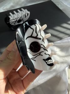 مخصص القوطية Coraline Acetate مقطع كبير مانع للإنزلاق للشعر الكثيف - Product Image 5