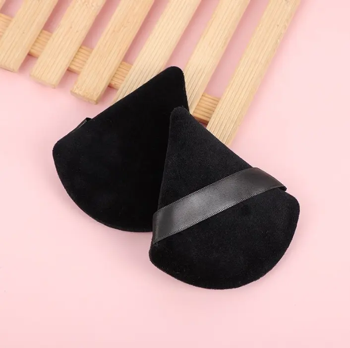 Hot Selling Customized Cosmetic Flocking Heart Puff Velvet Makeup Loose Powder Puff Triangle Soft Dry Use