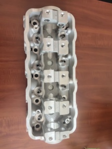 Pour la culasse de la série SUZUKI G13 11110-60A00 11100-71c00 Pièces de moteur automobile G13A - Product Image 2