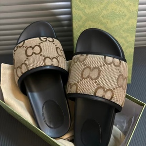 2026 Luxury Beach Slippers Outdoor Sandals Ladies Luxury Sandals Designer Slippers Ladies <b>Slide</b> Slippers Women - Product Image 1