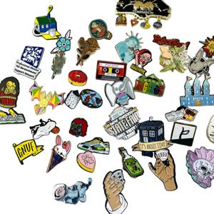 Pins de Solapa de Metal Esmaltado Personalizados en Oferta, con Técnica de Fundición, Diseño de Abeja de Miel de <span class=keywords><strong>Anime</strong></span> Arcoíris, Cierre de Mariposa - Product Image 1