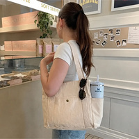 Sac fourre-tout en toile brodée avec nom, sac fourre-tout personnalisé pour demoiselle d'honneur avec poche latérale et avant, cadeau pour enterrement de vie de jeune fille, cadeau pour la fête des mères