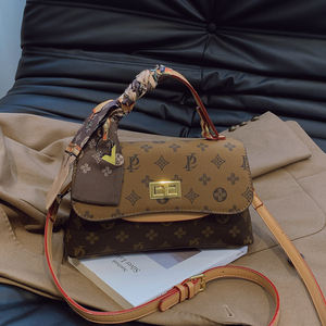 Bolso de Mano para Dama, Modelo 2025, a la Moda. Decorado. Bolso de Mano de Diseño de Lujo. El forro está hecho de poliéster. - Product Image 2