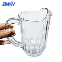 Pichet à bière en plastique PC transparent de 32/47/60oz personnalisé et pichet en verre à eau avec poignée