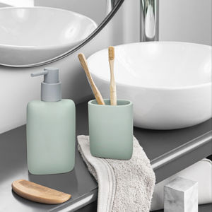 Fabriqué en Italie, écologique, bleu, Brandani, polyrésine, ensemble de salle de bain pratique en deux pièces, flacon de désinfectant pour les mains, porte-brosse à dents - Product Image 1