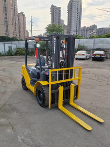 Carretilla elevadora Komatsu FD30, carretilla elevadora usada original, carretilla elevadora diésel de alta calidad, precio bajo en perfectas condiciones de trabajo - Product Image 3