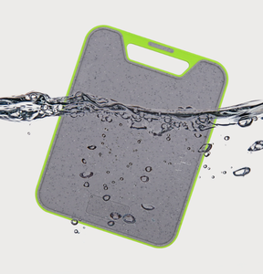 Tabla de cortar de plástico para cocina con ranura para jugos, borde antideslizante y orificio para colgar - Product Image 4
