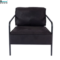 Fauteuil moderne en tissu au design simple avec barre d'accoudoir Siège bas en gris blanc et noir