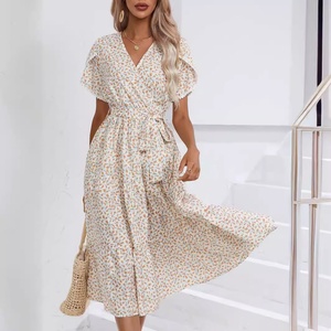 <span class=keywords><strong>Robe</strong></span> d'été <span class=keywords><strong>mi</strong></span>-<span class=keywords><strong>longue</strong></span> bohème en polyester pour femme, style européen et américain, à petites fleurs, col en V fendu, collection 2023, best-seller transfrontalier - Product Image 2