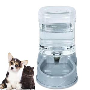 Dispensador de Agua Automático Ecológico de 3.5L para Mascotas, Perros y Gatos, Botella de Plástico Recargable con Sistema de Flujo de Agua - Product Image 1
