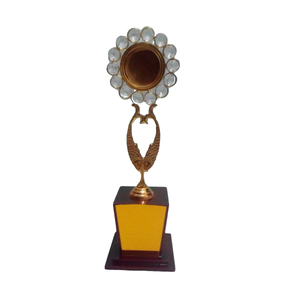 Trofeos elegantes de aluminio chapados en oro clásico único moderno elegante Metal hecho a mano personalizado - Product Image 4