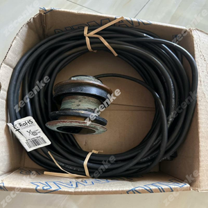 El transductor de banda ancha Lowrance <span class=keywords><strong>Airmar</strong></span> B150M, con un conector de 9 pines, es compatible con los modelos de la serie ELITE FS/HDS. Zy - Product Image 6