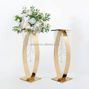 زخارف طاولة ذهبية ، حامل خلفية معدني ، عرض قلادة أكريليك طويلة - Product Image 5