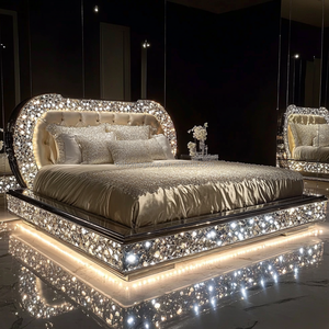 Lit King Size Moderne de Luxe avec Miroir et Design en Bois Personnalisé Écologique pour Hôtel, Maison, Chambre à Coucher - Product Image 6